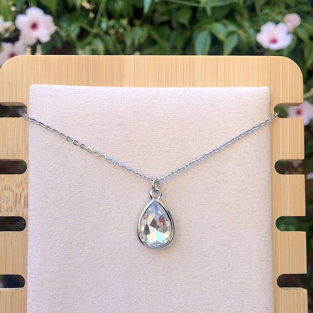 Elegant Silver Pear Crystal Drop Pendant Necklace - Picture 4 of 7